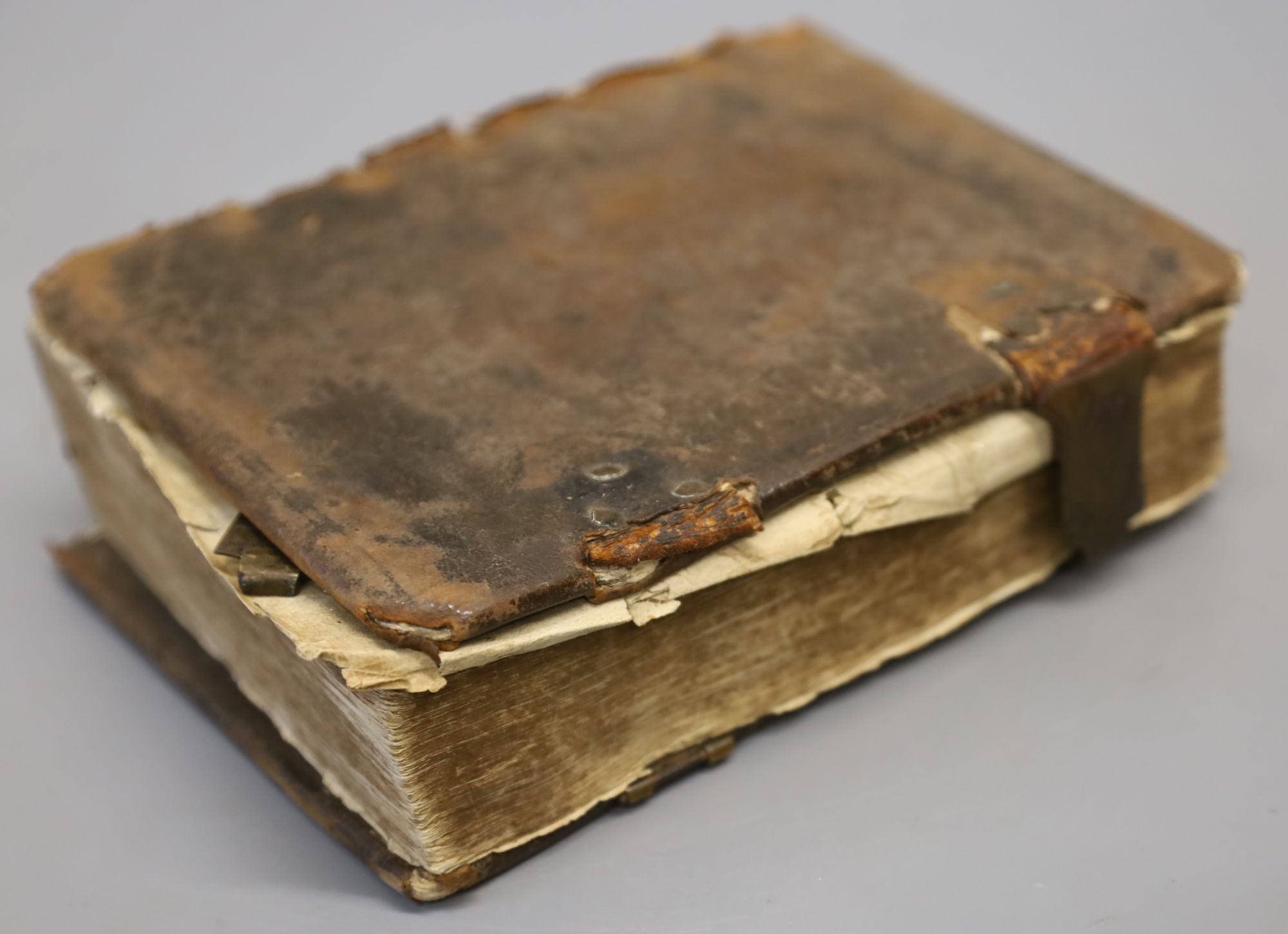 Bible in English - The Bible, 2 works in 1 vol, qto, contemporary calf, very worn and scuffed, covers detached, lacking title to Old Te